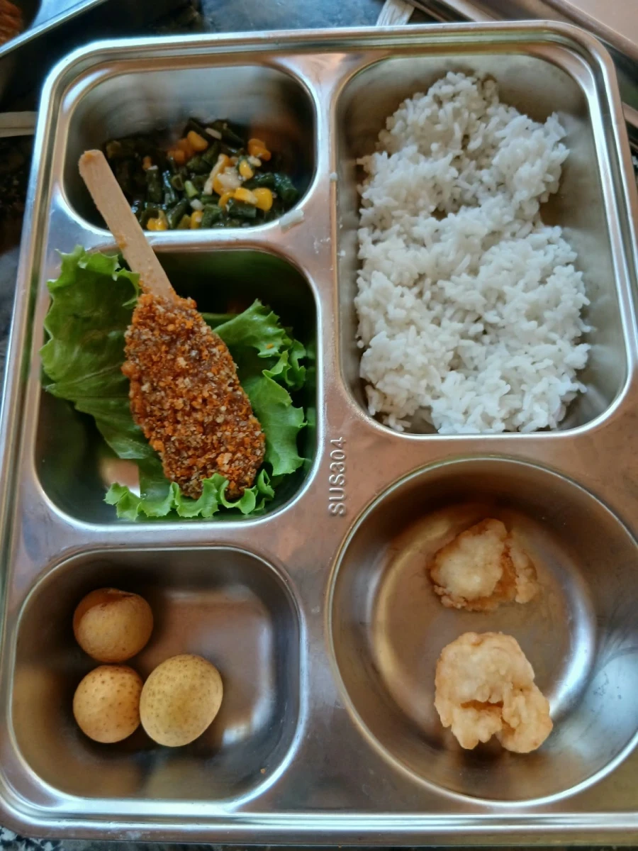 MAKANAN BERGIZI GRATIS