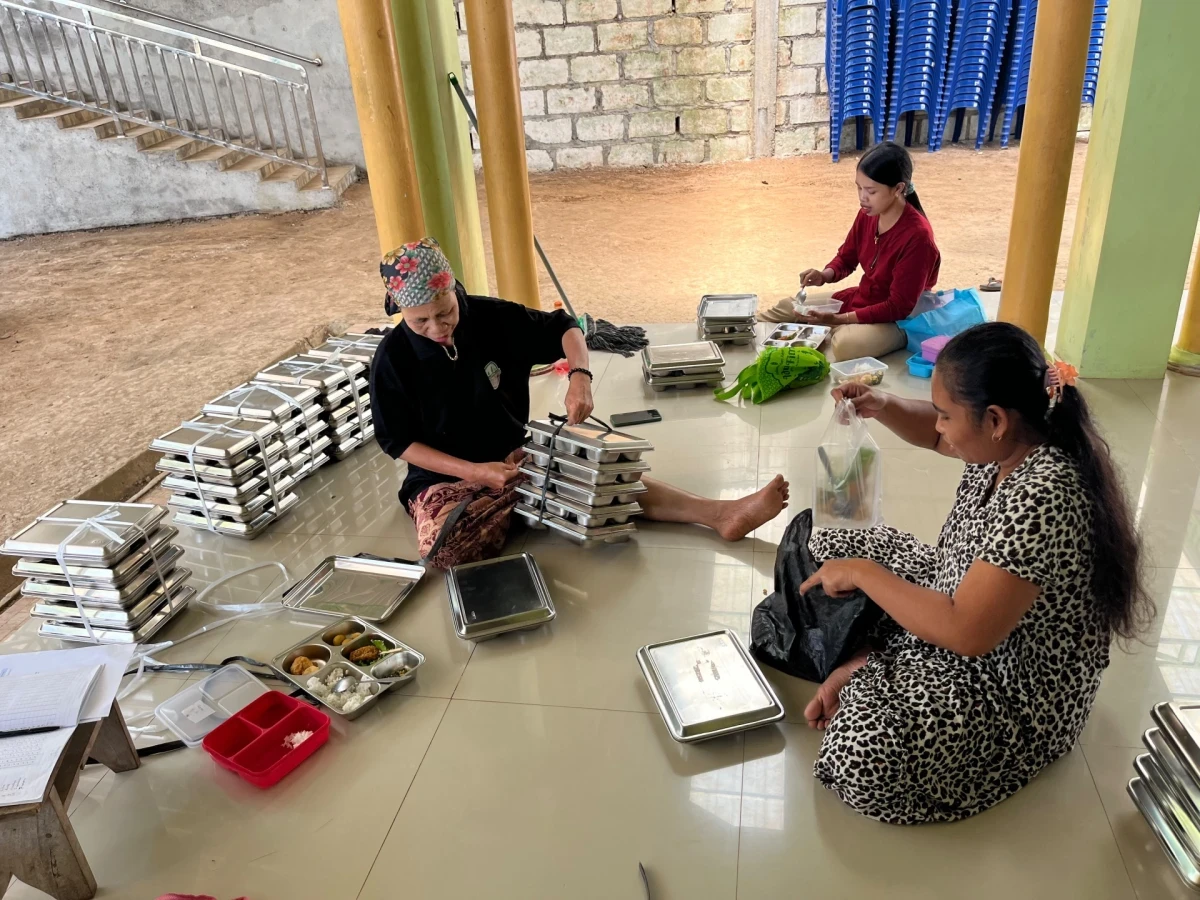 MAKANAN BERGIZI GRATIS