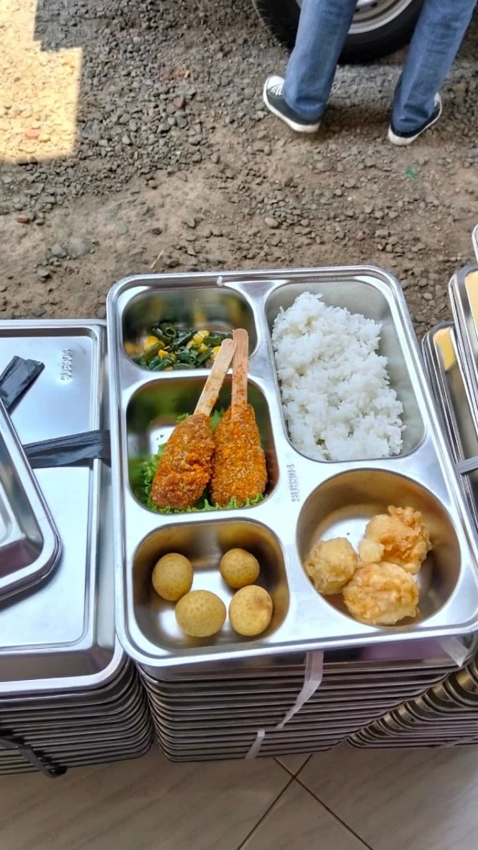 MAKANAN BERGIZI GRATIS