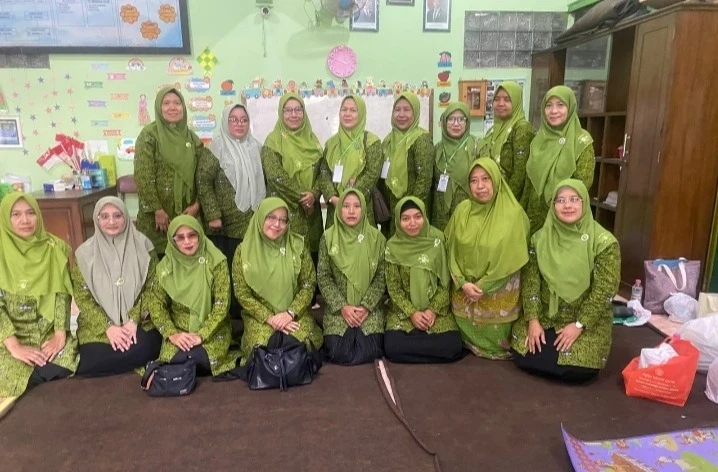 Ketua PKK hadiri Pelantikan pengurus Muslimat ranting Pelemkerep  