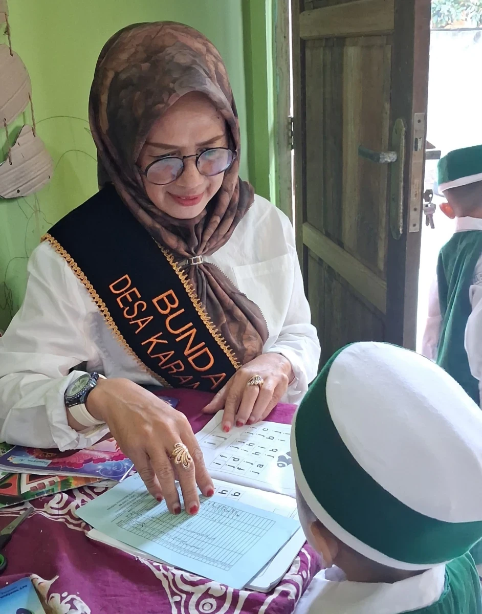 Rangkulan Literasi Sejak Dini: Bunda Literasi Karanggondang Sapa Murid RA Darul Huda 1