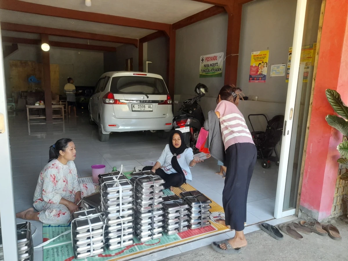 MAKANAN BERGIZI GRATIS