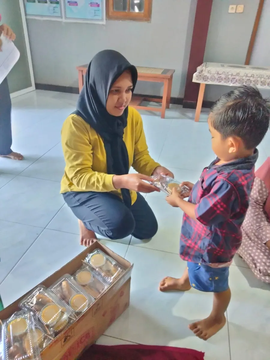 Pemberian PMT kepada balita,ibu hamil dan ibu menyusui