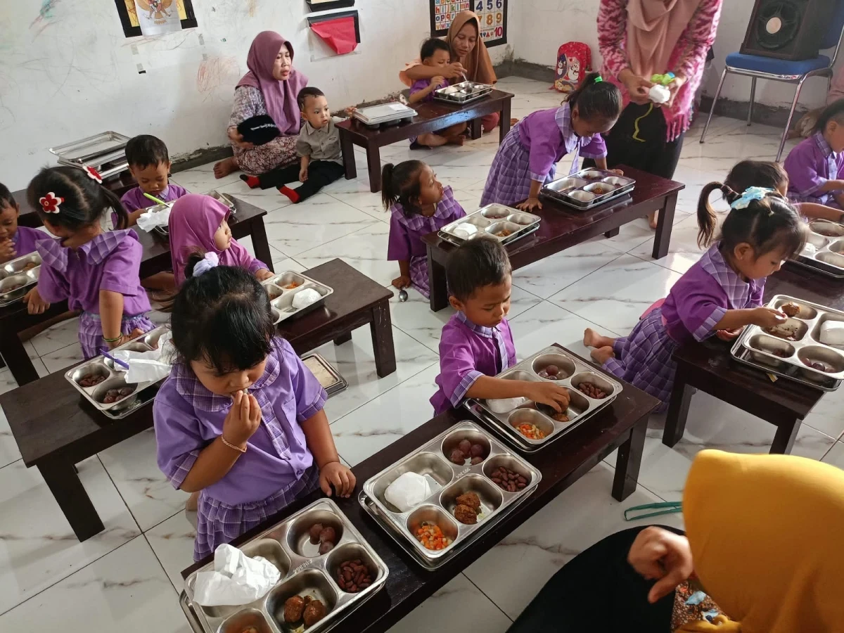 MAKAN BERGIZI GRATIS (MBG) POS PAUD MUTIARA HATI