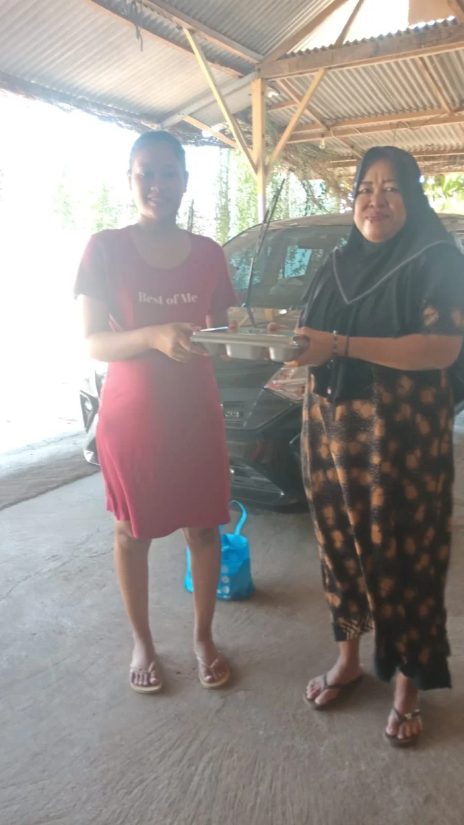 PEMBAGIAN MBG BAGI IBU HAMIL DI POS PANDAN 1 DESA KEDUNGCINO