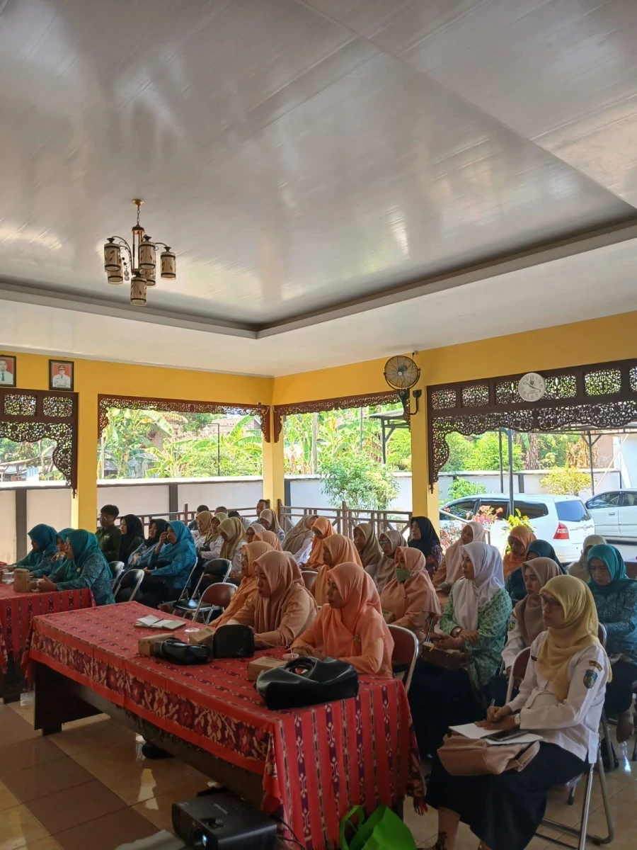 RAPAT KOORDINASI TP PKK KECAMATAN PAKIS AJI DENGAN TP PKK DESA DAN ORGANISASI WANITA SE-KECAMATAN PAKIS AJI 