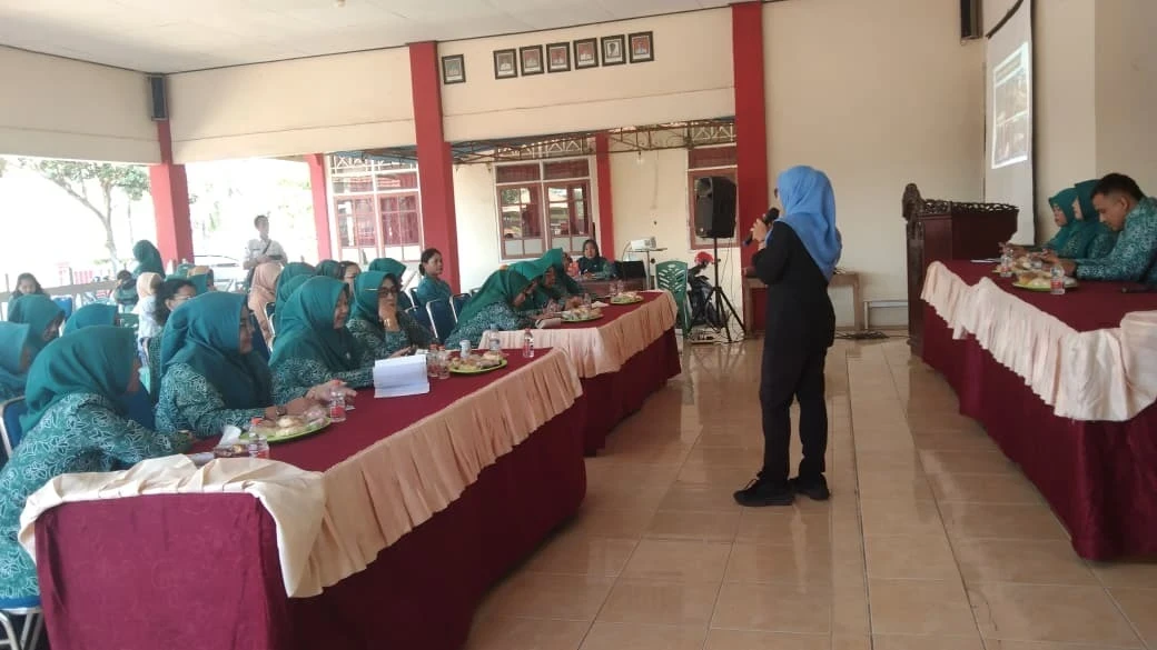 SOSIALISASI PENGOLAHAN SAMPAH OLEH  DINAS LINGKUNGAN HIDUP (DLH)BERSAMA  TP.PKK KAB.JEPARA