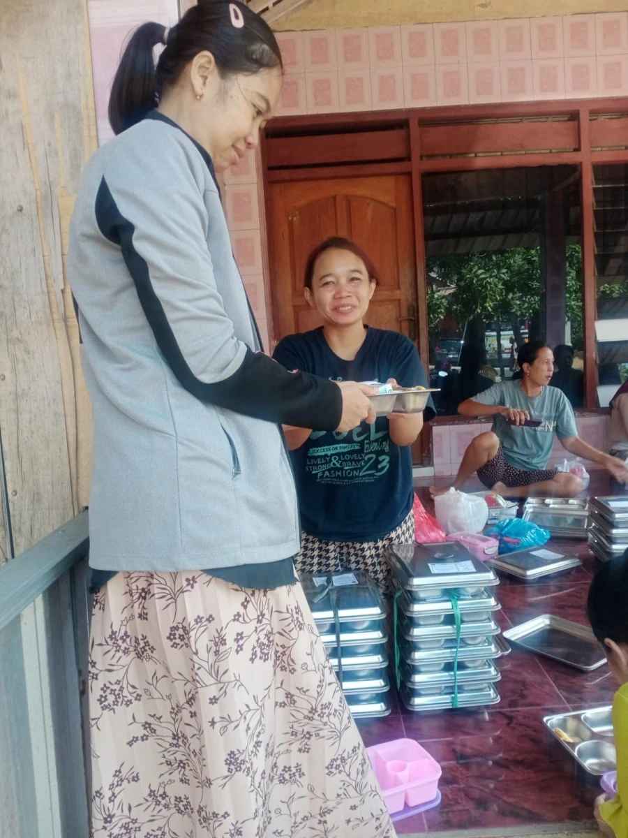 PENDISTRIBUSIAN MBG DI POS 01 RW 01 METSAWAR
