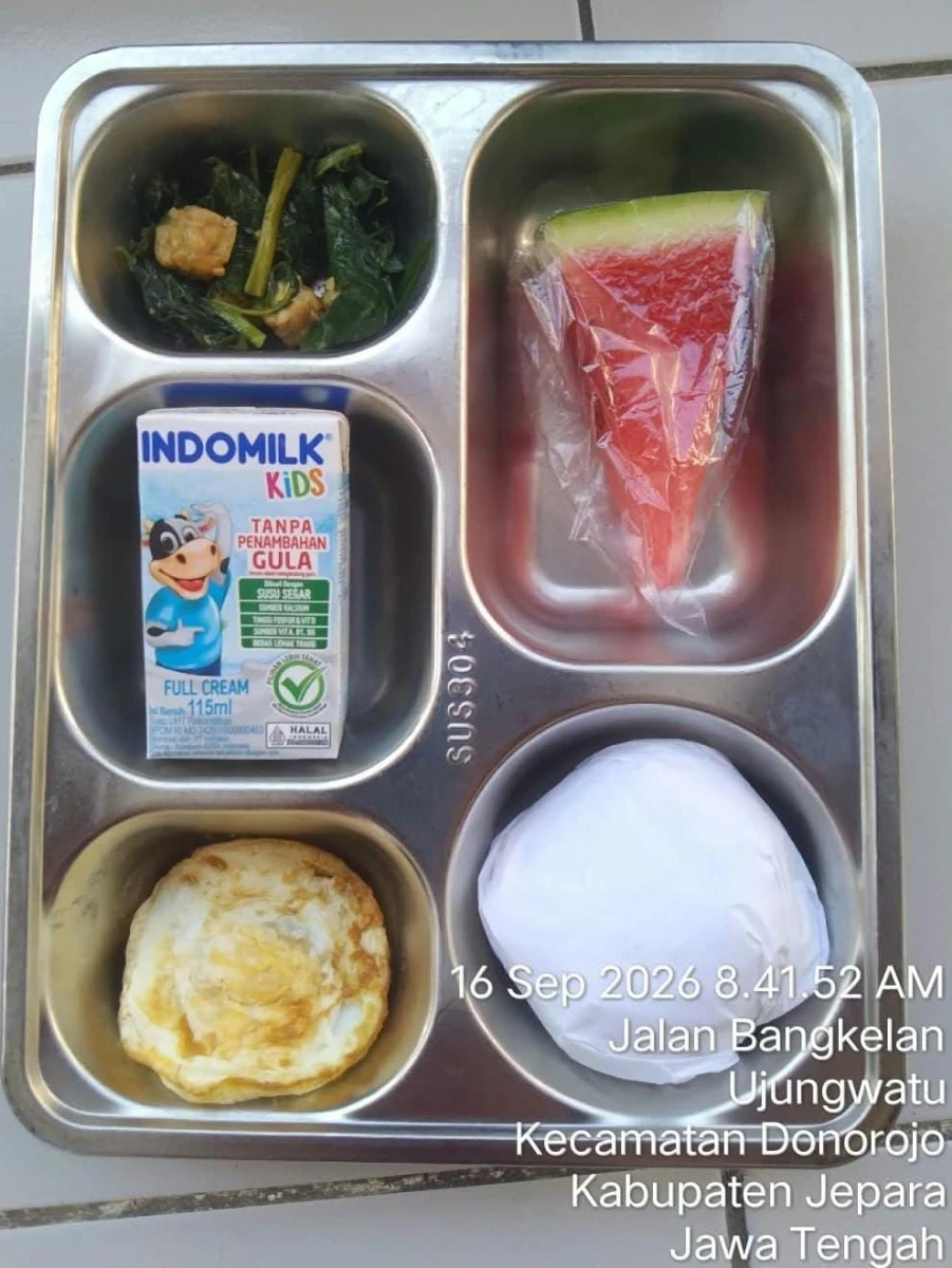 TP.PKK DESA DUKUNG PENDISTRIBUSIAN MBG DI POS 06 RW 03 GROBOGAN