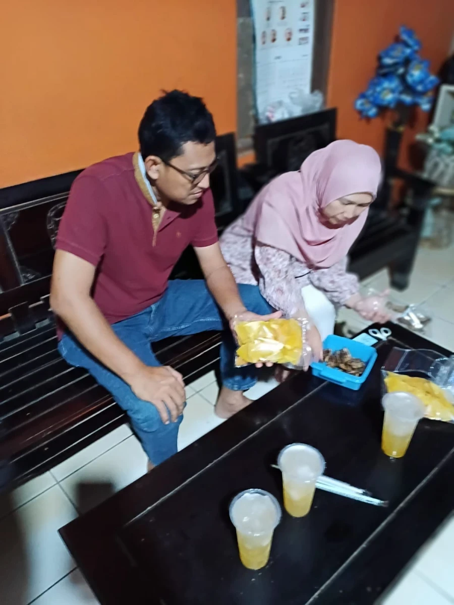 Kunjungan ke UMKM produksi Sale Pisang Suci di Desa Blingoh Kecamatan Donorojo 
