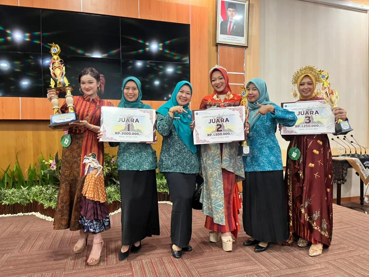 Juara 2 Lomba Desain Baju Tenun Troso tingkat Kabupaten Jepara tahun 2026