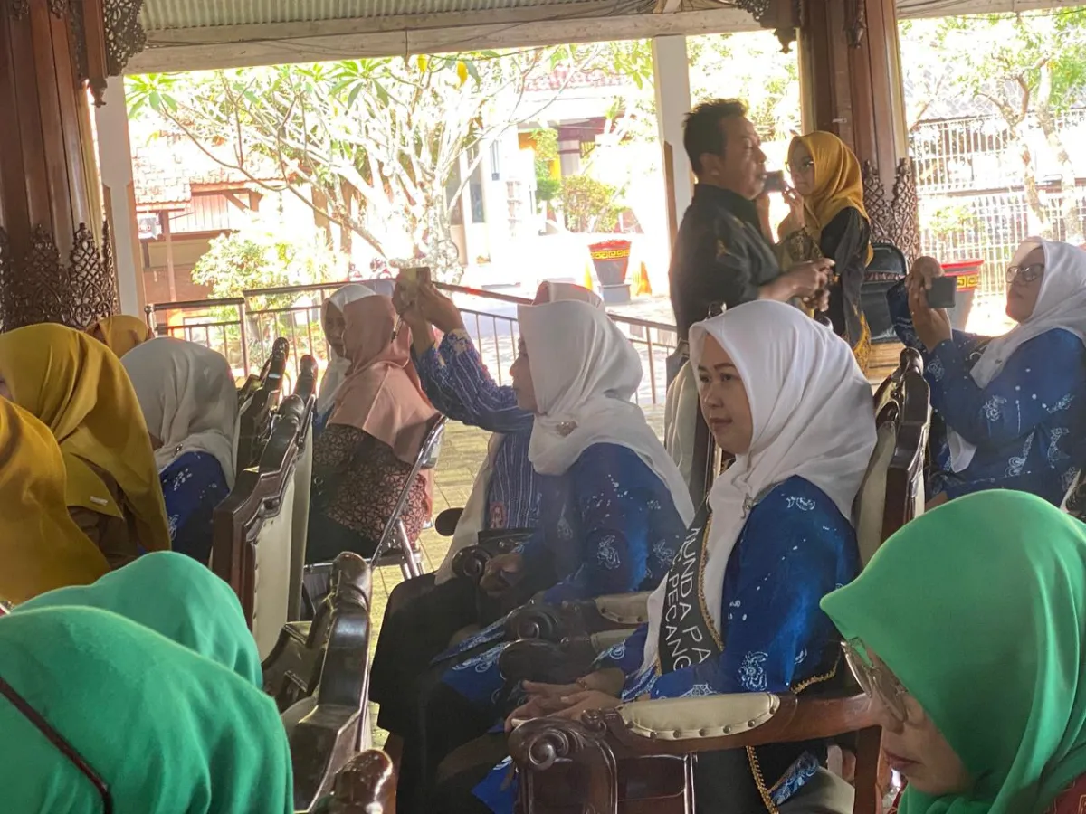 Bunda PAUD Kecamatan Pecangaan menghadiri Kegiatan Sinkronisasi Wajib Belajar 1 Tahun Pra-SD.