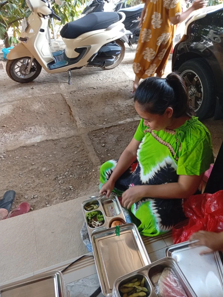 MAKANAN BERGIZI GRATIS