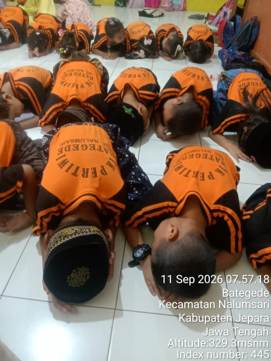 Melatih anak agar  mau solat 