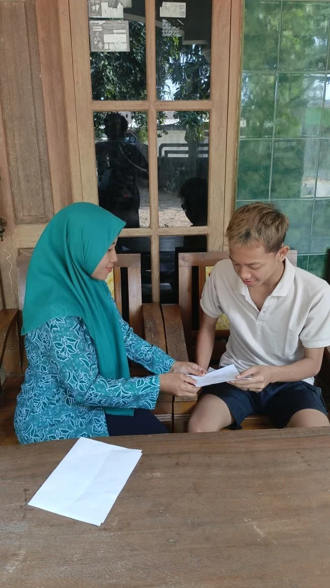 PENDAMPINGAN CAPING PKK UNTUK PEREKAMAN E-KTP DESA NALUMSARI