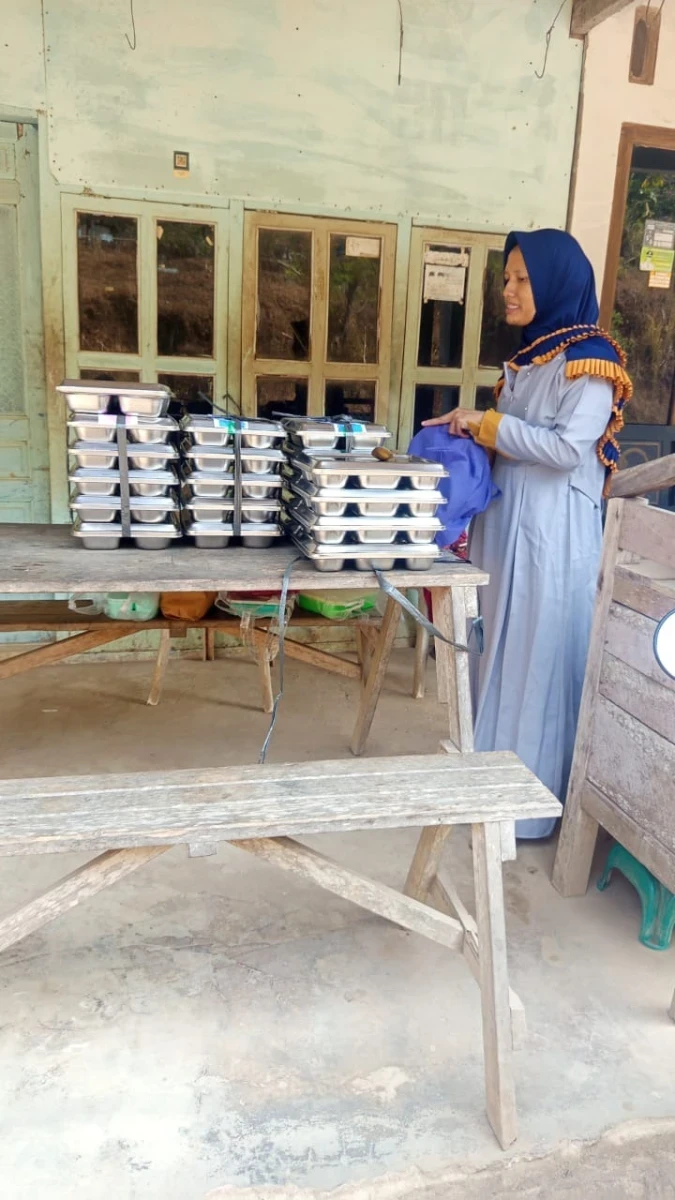 MAKANAN BERGIZI GRATIS