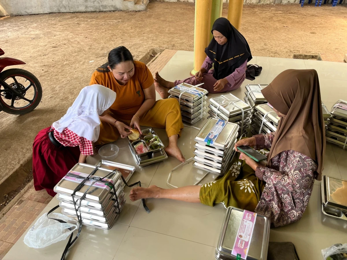 MAKANAN BERGIZI GRATIS