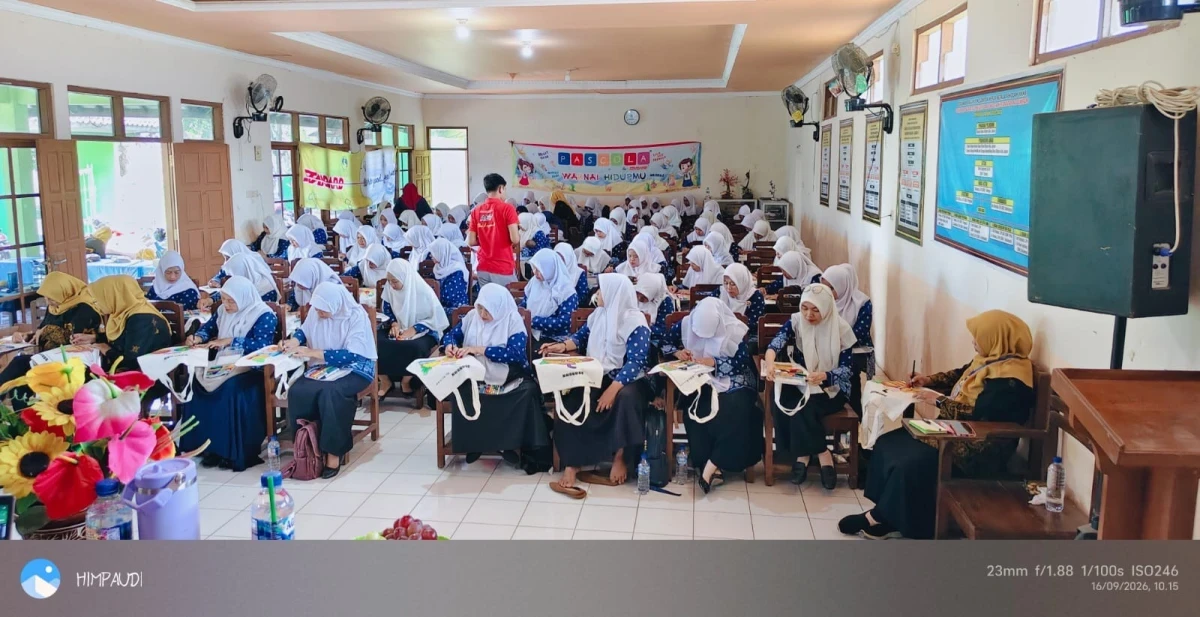 Lomba mewarnai guru paud 