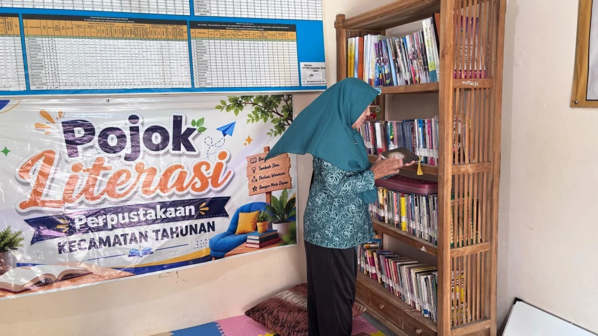 Pojok Literasi Kecamatan Tahunan: Ruang Kecil, Jendela Pengetahuan