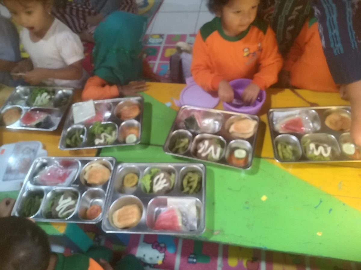 MAKANAN BERGIZI GRATIS