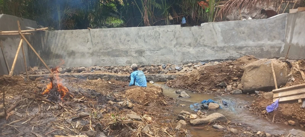 KERJA BAKTI TAMBAK DEMOLO