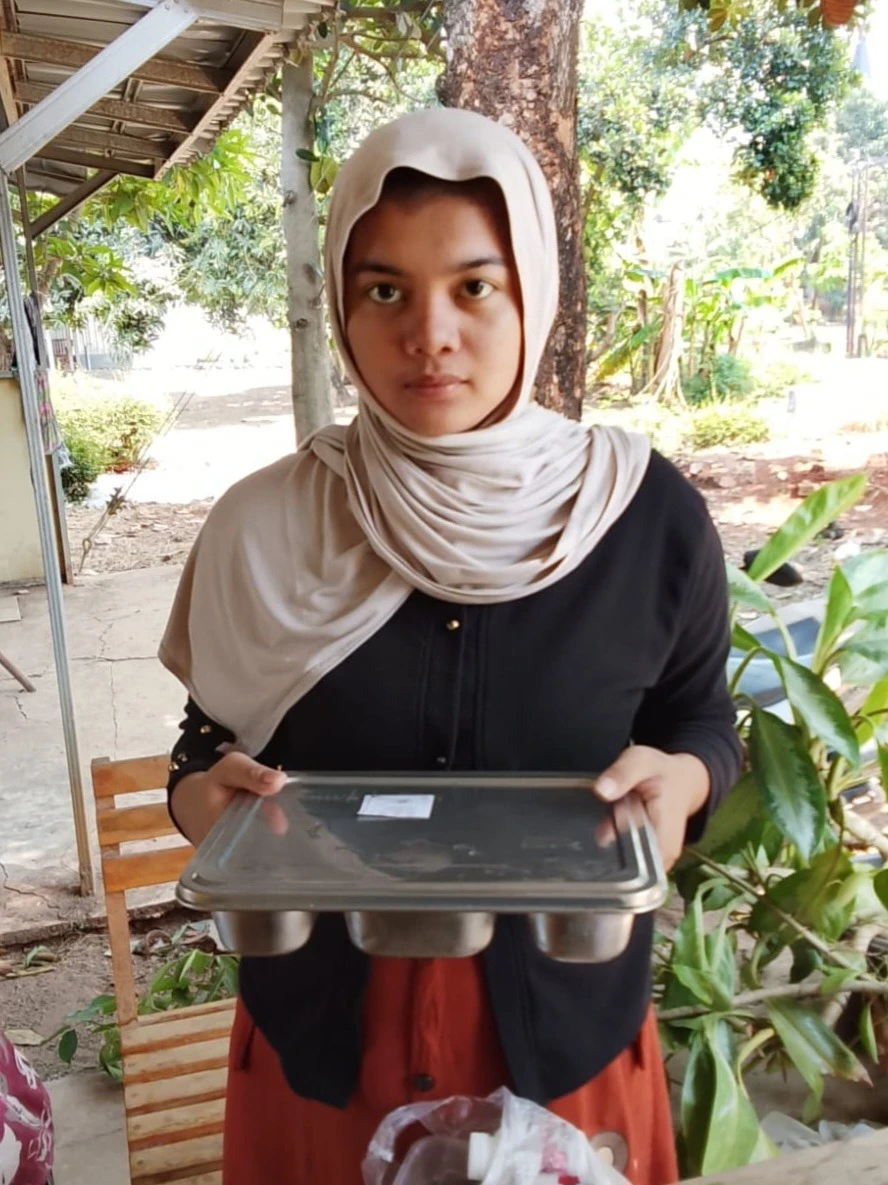 Distribusi Makan Bergizi Gratis (MBG) bagi Bumil, Busui, dan Balita di Posyandu Harapan 1 RW 09 Desa Karanggondang