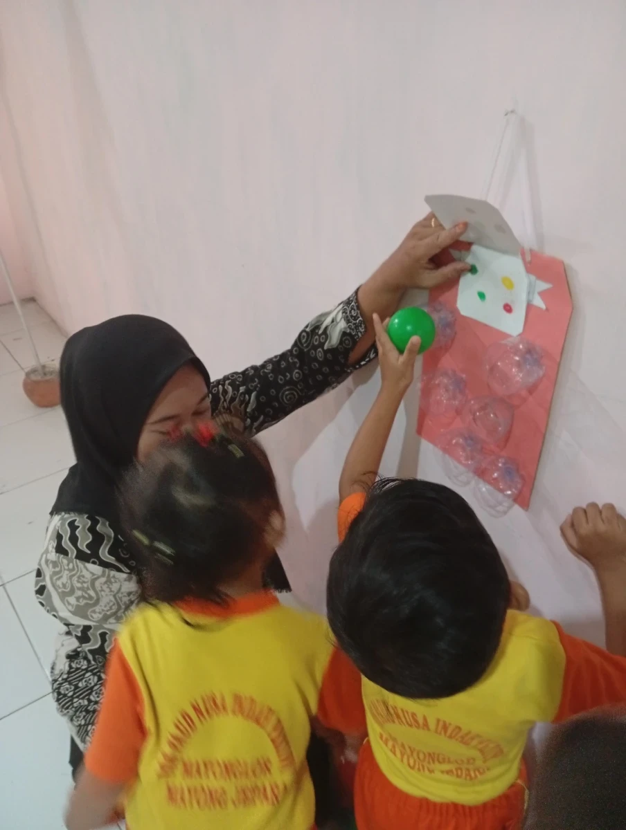 Belajar warna melalui permainan bola 