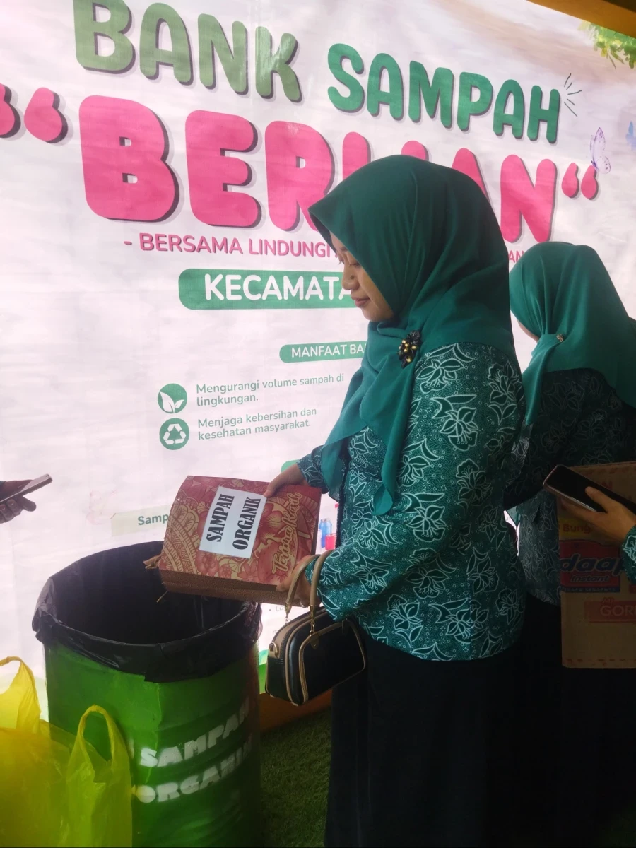 Launching Bank Sampah "Berlian" Kecamatan Tahunan