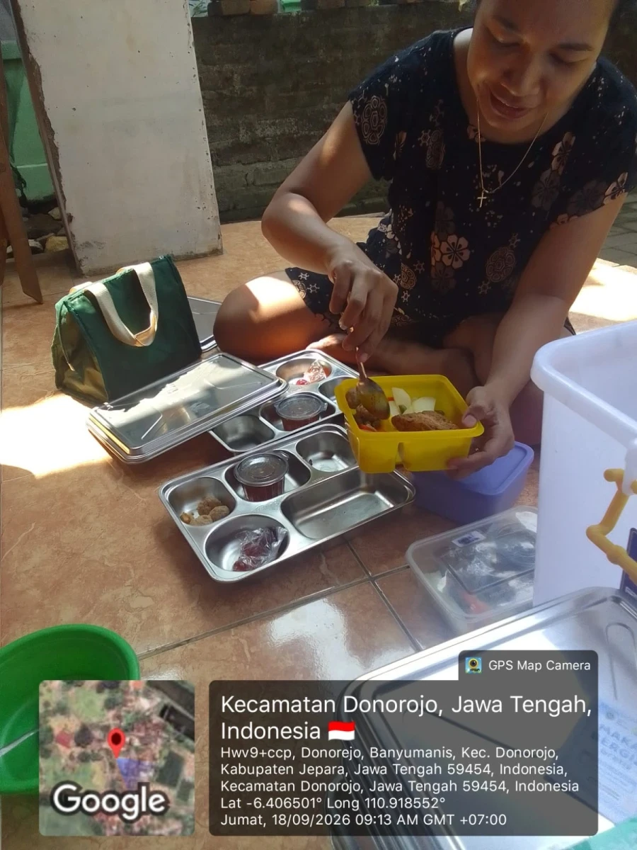PENDISTRIBUSIAN PMT DAN MBG DI POS MAWAR MERAH 6