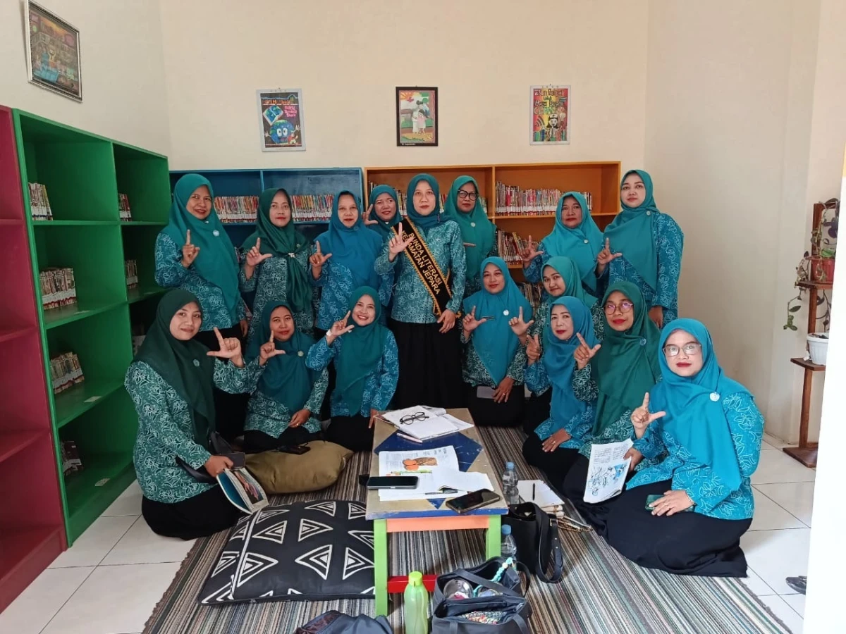 PELATIHAN MEMBUAT RAJUT DAN GERAKAN WAJIB MEMBACA 30 MENIT