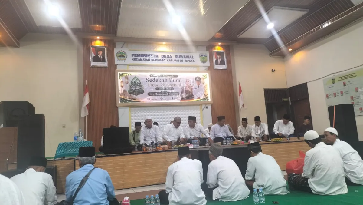 Pengajian dalam rangka Sedekah Bumi Desa Suwawal 