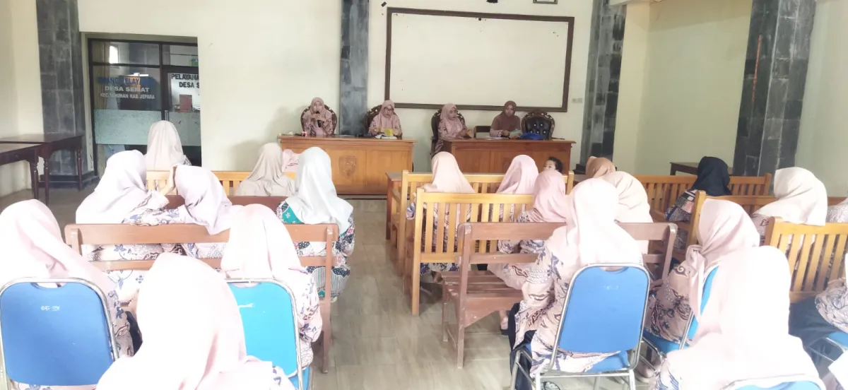 Kegiatan Pertemuan PKK induk dipendopo balaidesa semat