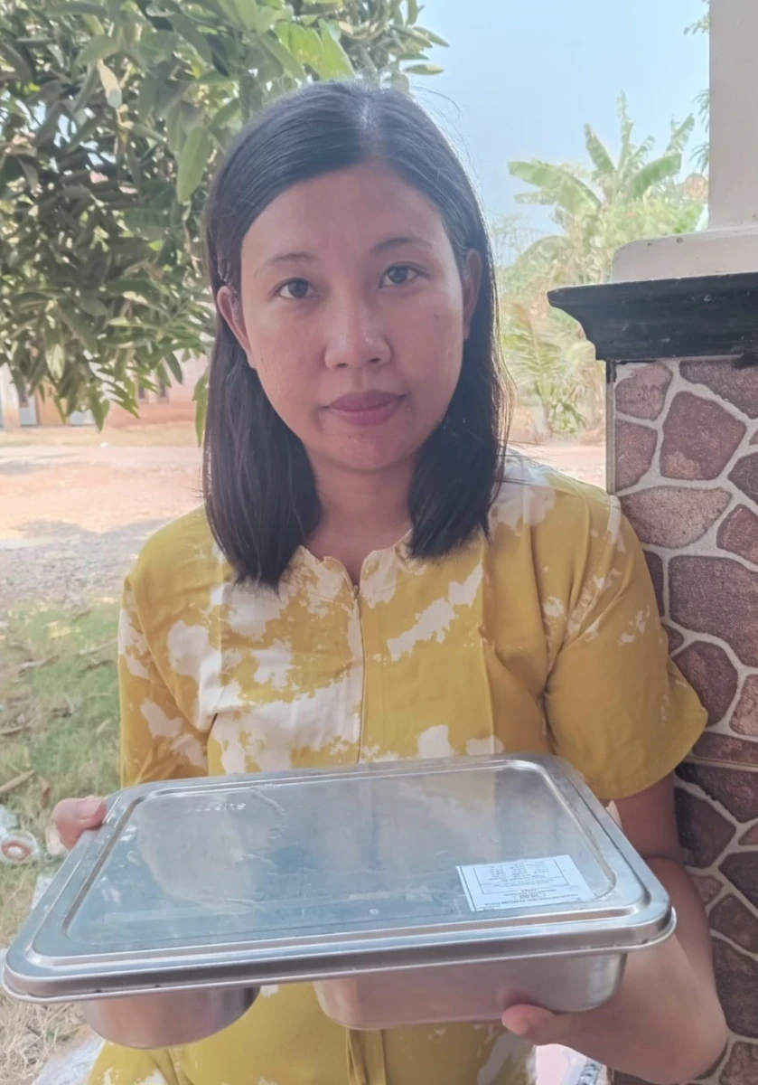 Pemberian Makanan Bergizi di Posyandu Harapan 4 RW 06 Karanggondang