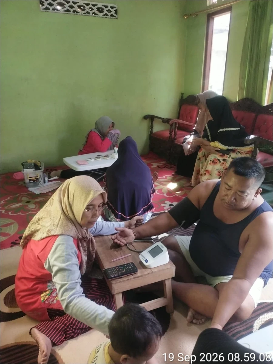 KEGIATAN POSYANDU INTEGRASI LAYANAN PRIMER (ILP) POS 4 DESA BANDUNGREJO, WUJUDKAN MASYARAKAT SEHAT MELALUI DETEKSI DINI