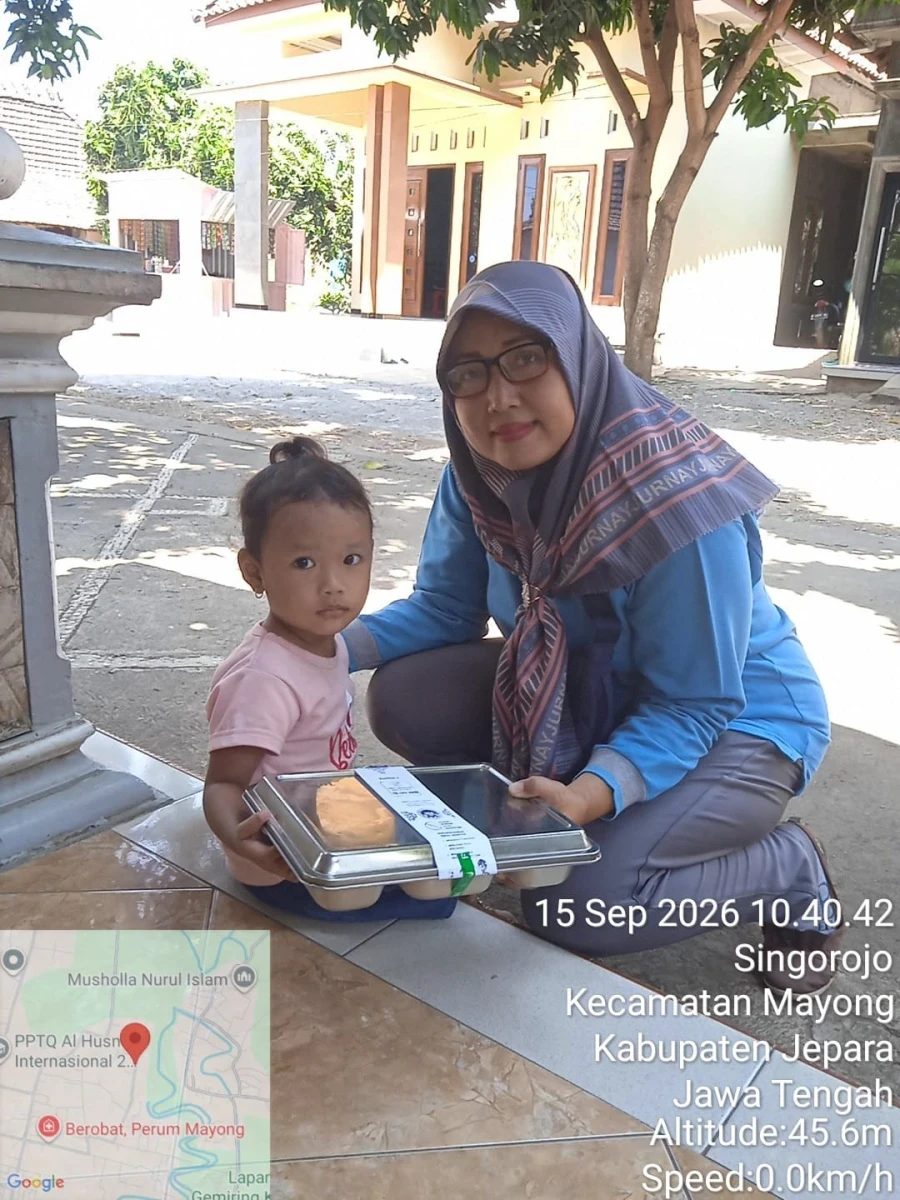 Bersama Cegah Stunting, Posyandu Dahlia Singorojo Mayong Salurkan MBG ke Balita