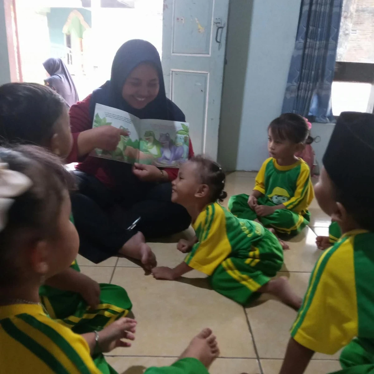 Harmoni Nada dan Cerita: Hari yang Tak Terlupakan di PAUD Nusa Indah Desa Singorojo Mayong