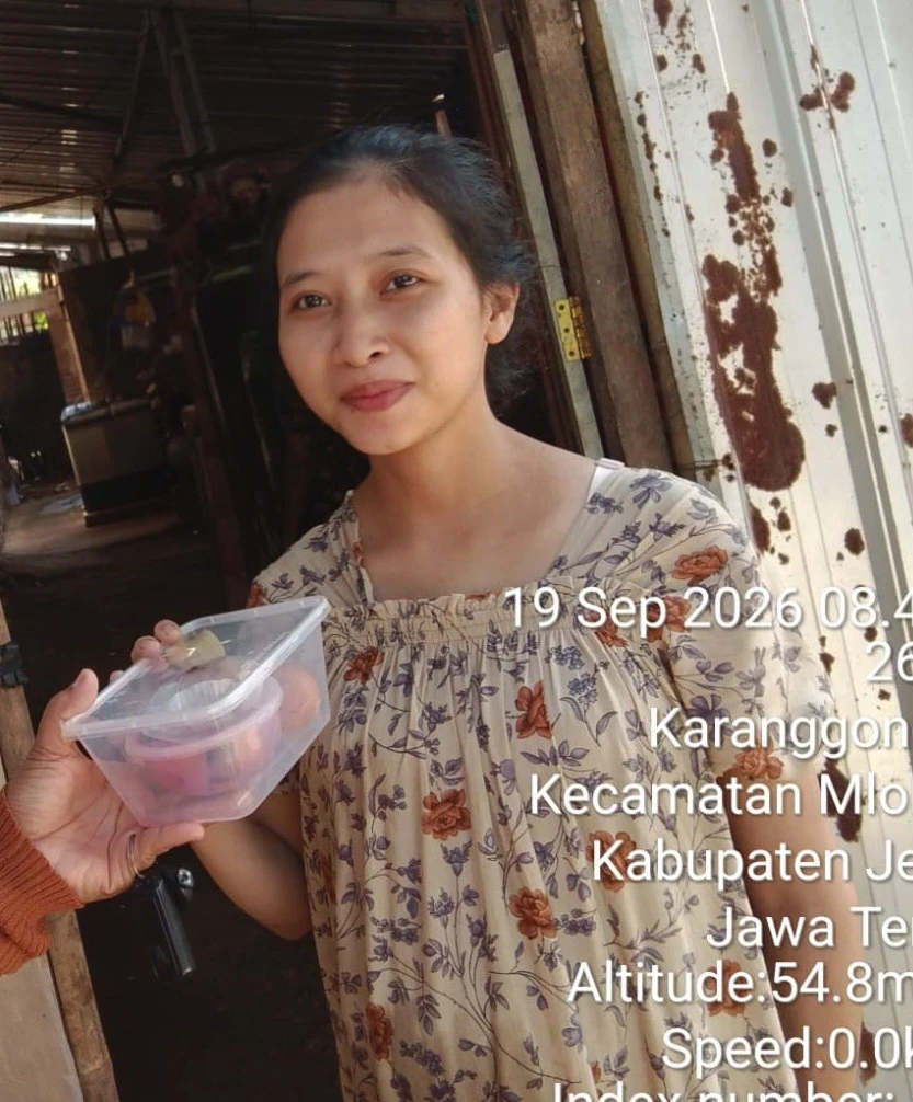 Penyaluran PMT Bumil Pokja IV Desa Karanggondang di RW 04