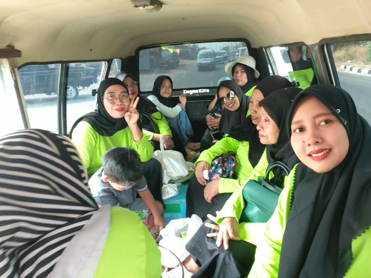 Kegiatan outbound tim kader posyandu desa geneng 