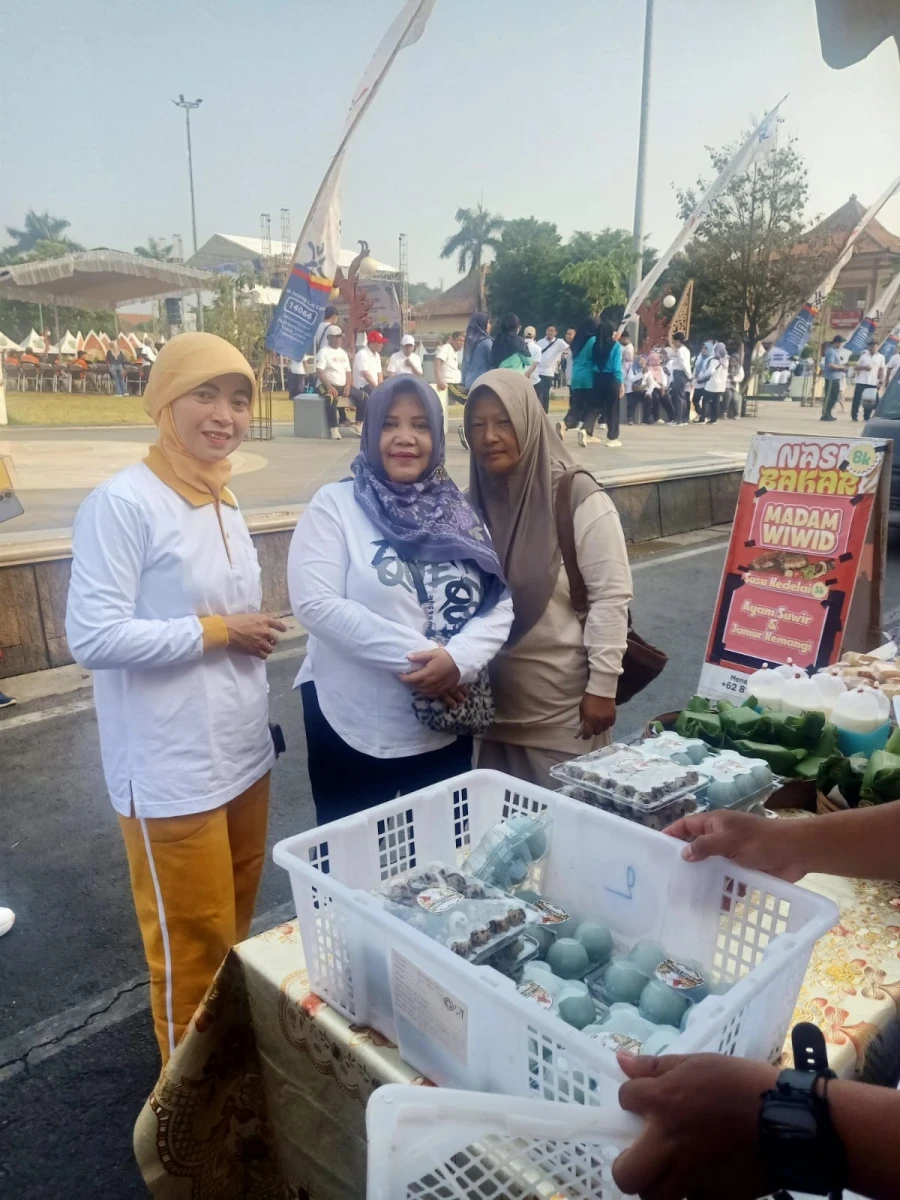 Ketua Dekranasda Kecamatan Mlonggo sekaligus Ketua TP PKK Kecamatan Mlonggo Hadiri Gebyar BUMDes/BUMDesma 2026, Dukung Produk Unggulan dan UMKM Lokal