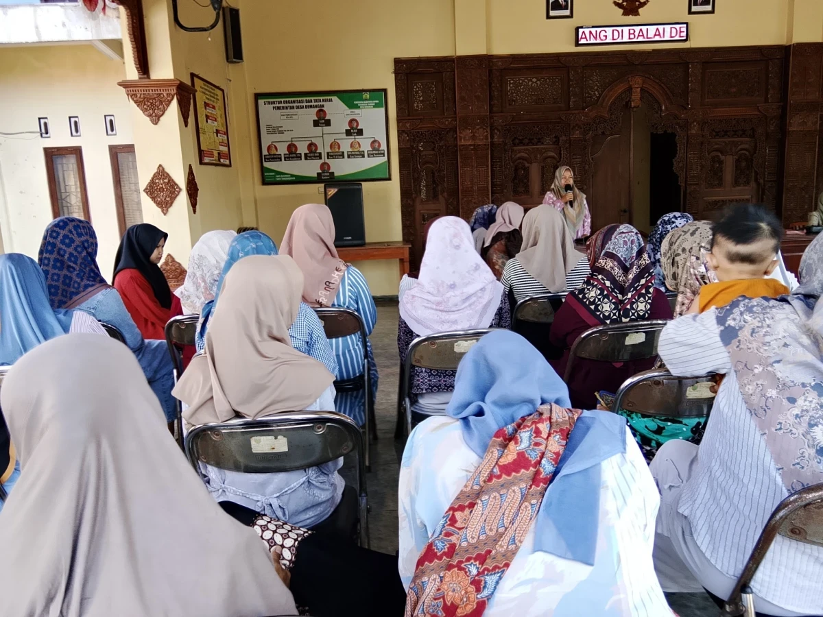 Sosialisasi Adab Makan ketika Bertamu dengan Tema makan sopan bertamu Nyaman