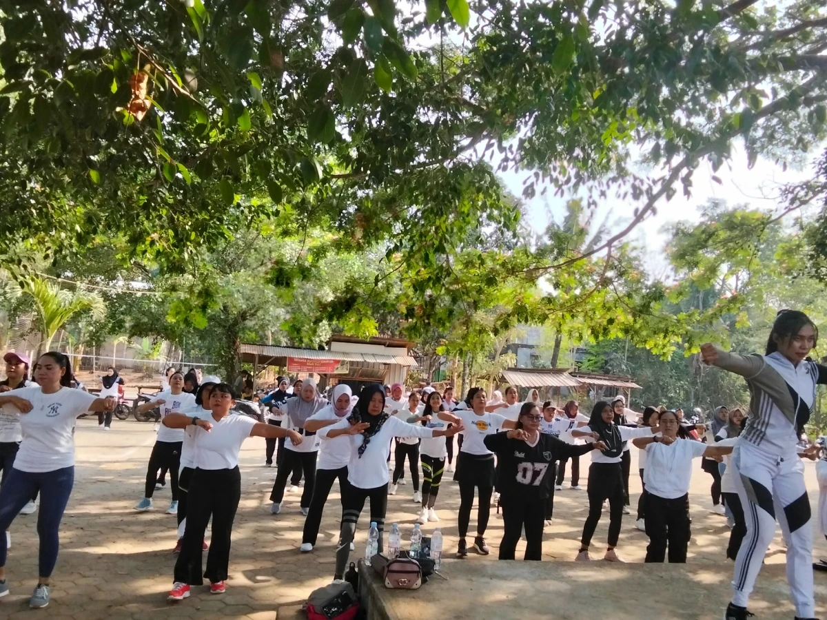 Senam pagi d wisata godrax