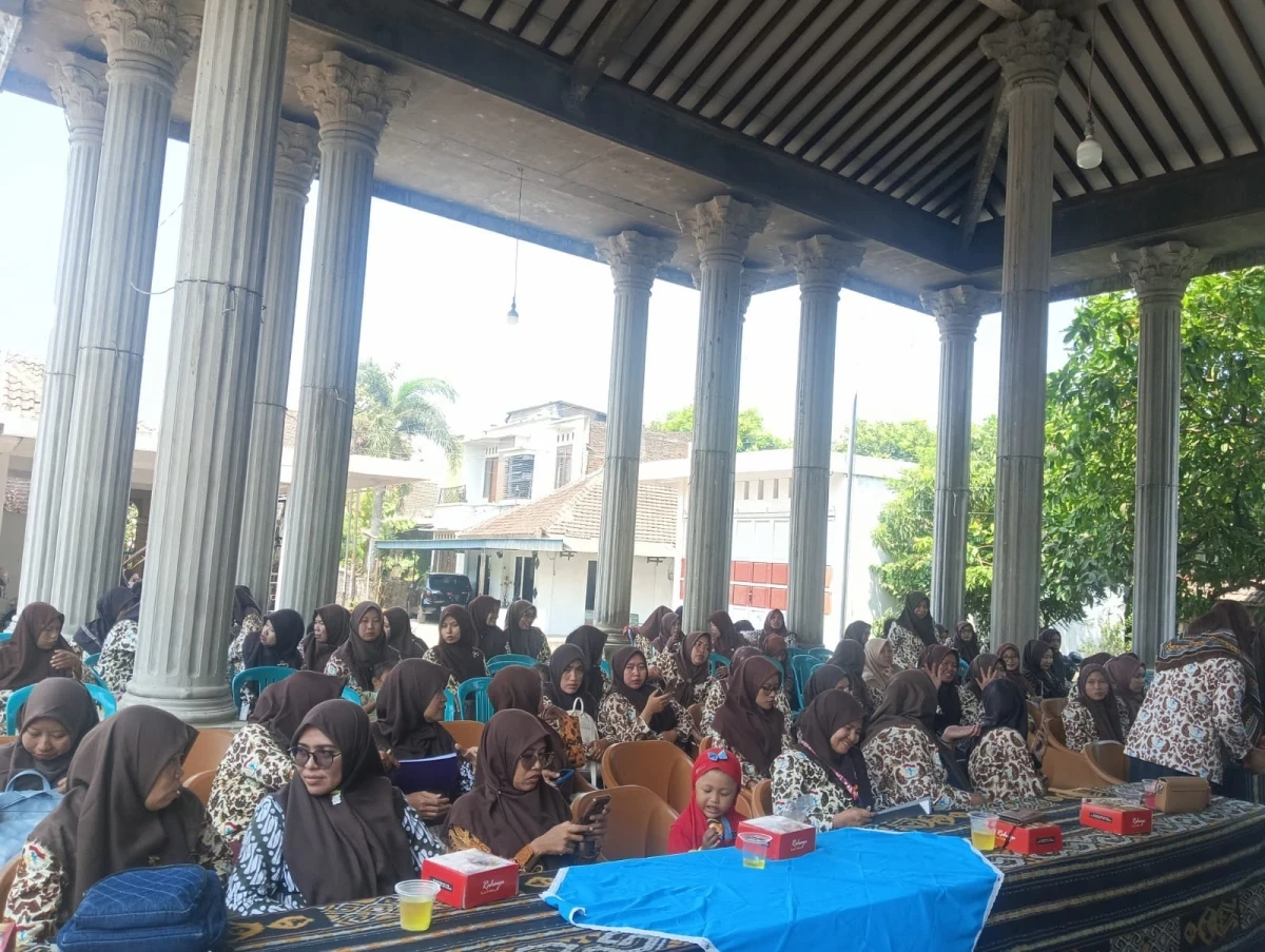 Acara pertemuan rutin Himpaudi kec.Welahan dan TURBA Himpaudi Kab.Jepara di pendopo baledesa Welahan 