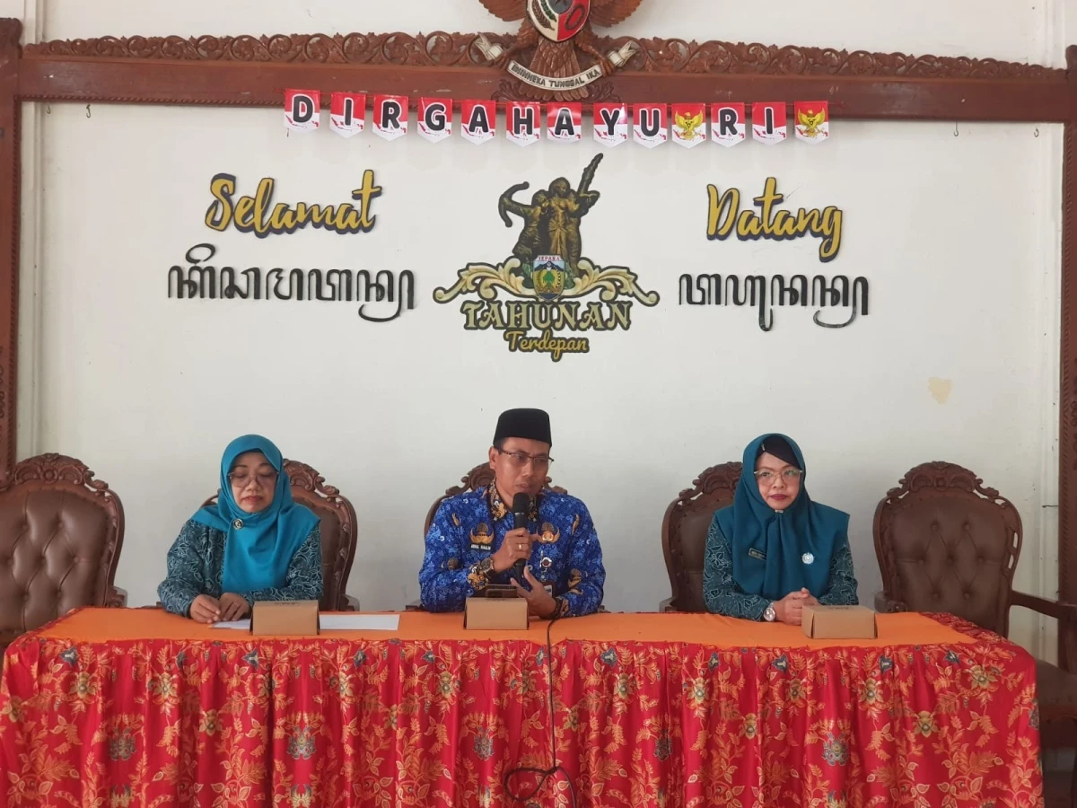 Menghadiri Rapat Koordinasi Tp. Pkk Kecamatan Tahunan 