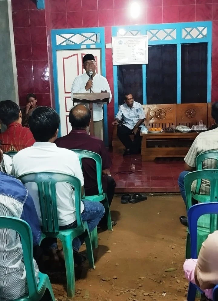 Bentuk Kepedulian dan Empati, Petinggi dan TP PKK Desa Karanggondang Hadiri Malam Penghiburan di RT 04 RW 06