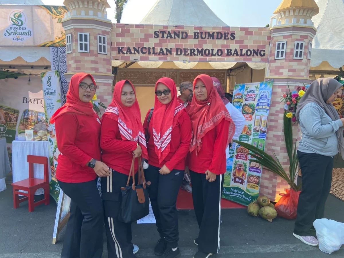 TP PKK Kecamatan Kembang Turut Meramaikan Gebyar BUMDes dengan Mendukung UMKM