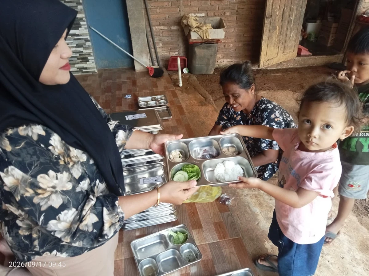 PEMBAGIAN MBG BALITA DI POS PANDAN 5 DESA KEDUNGCINO