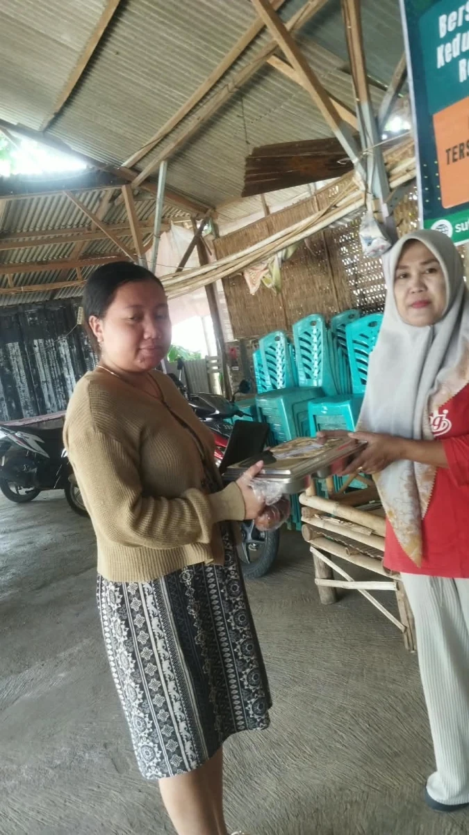 PEMBAGIAN MBG BAGI IBU HAMIL DI POS PANDAN 1 DESA KEDUNGCINO
