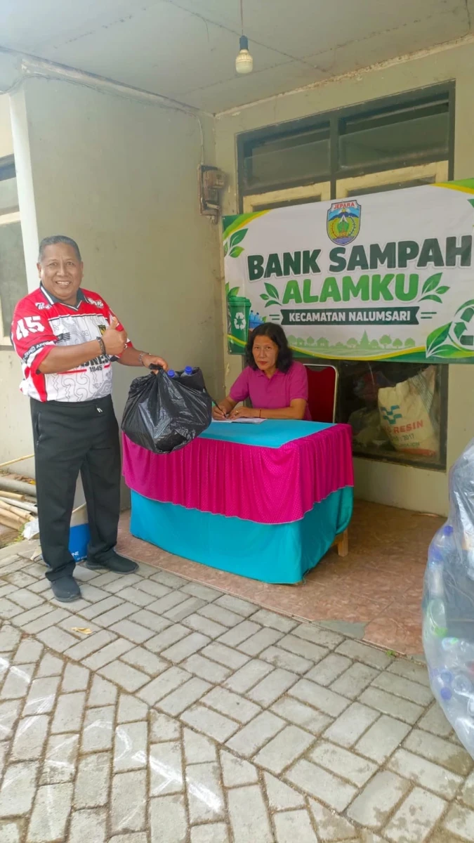 PEMBENTUKAN DAN PERESMIAN BANK SAMPAH ALAMKU 