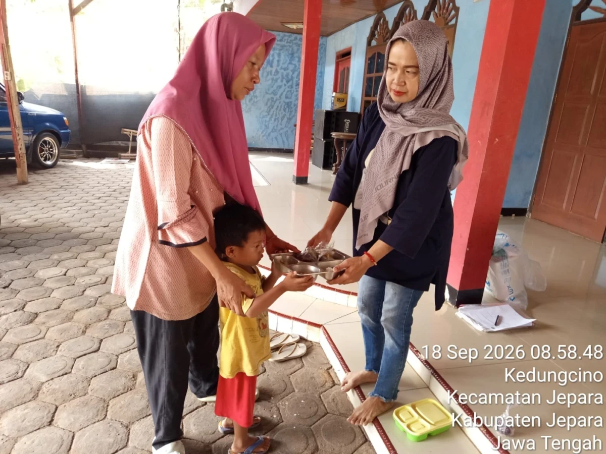 PEMBAGIAN MBG BALITA DI POS PANDAN 3 DESA KEDUNGCINO