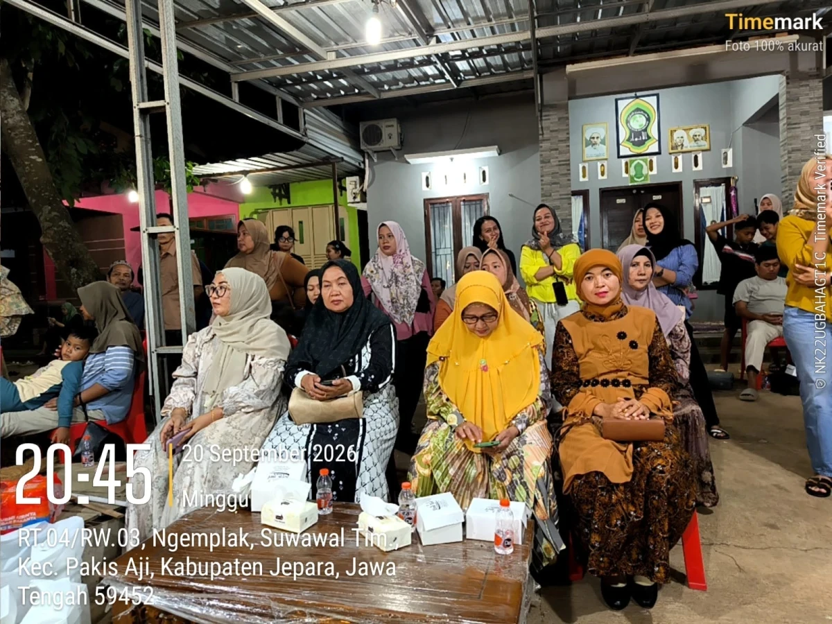 Ketua TP PKK Kecamatan Mlonggo Hadiri Festival Miniatur Masjid Majelis Al-Anwar Desa Suwawal